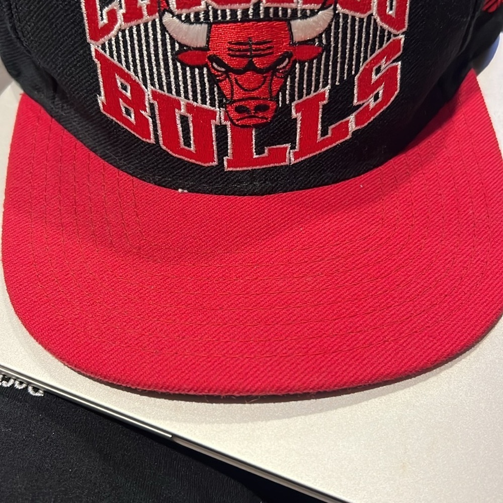 NBA Chicago Bulls Black and Red Snapback Hat - Picture 7 of 7